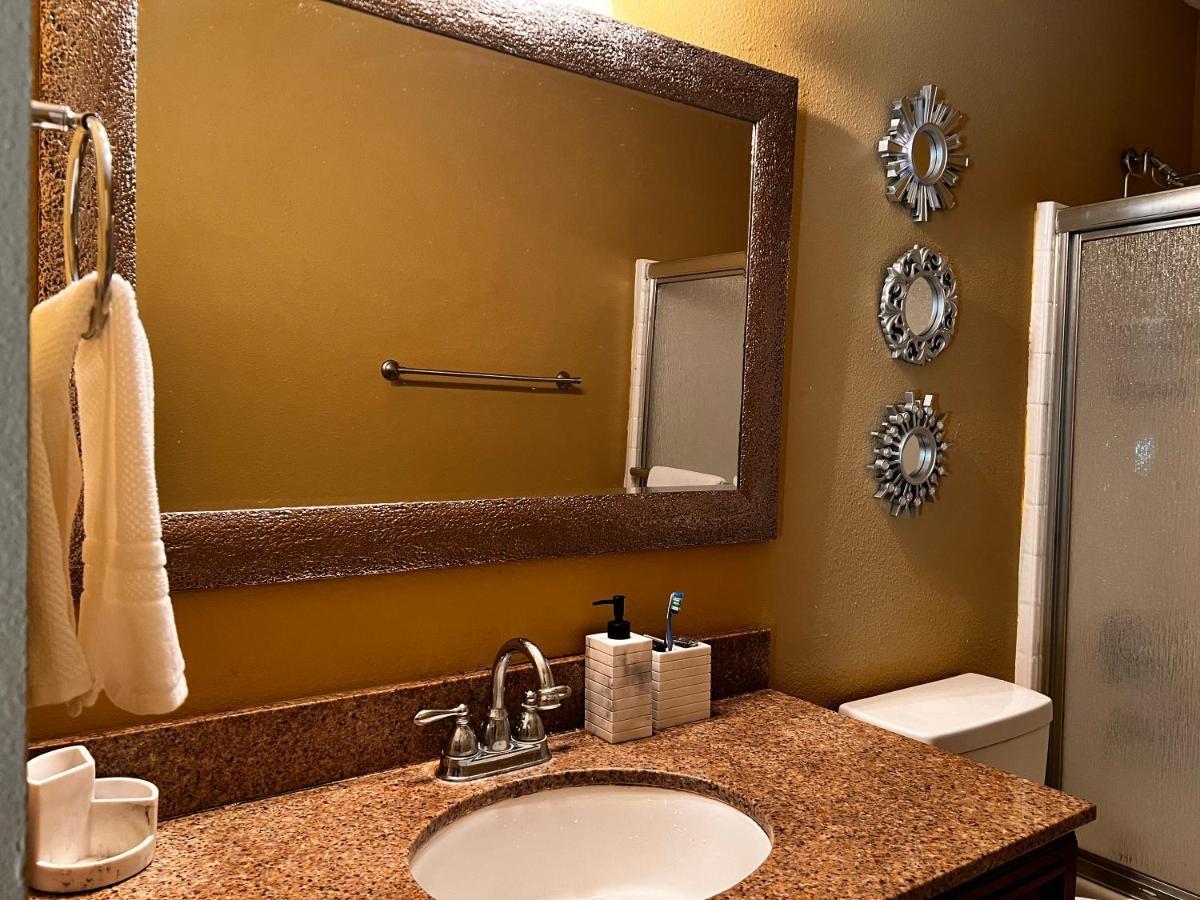 Modern Room With Shared Bathroom Alafaya Zewnętrze zdjęcie